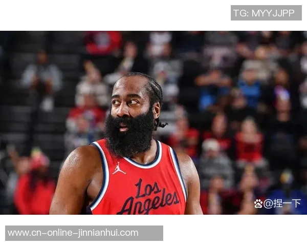 凯尔特人与雷霆激战正酣NBA精彩对决引发球迷热议