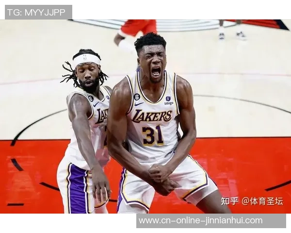 湖人队与开拓者第四场激战回顾球星表现与战术分析全景呈现 湖人队与开拓者第四场激战回顾球星表现与战术分析全景呈现